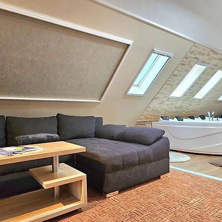 Apartman Siesta Buek - Buekfuerdo Eksteriør bilde