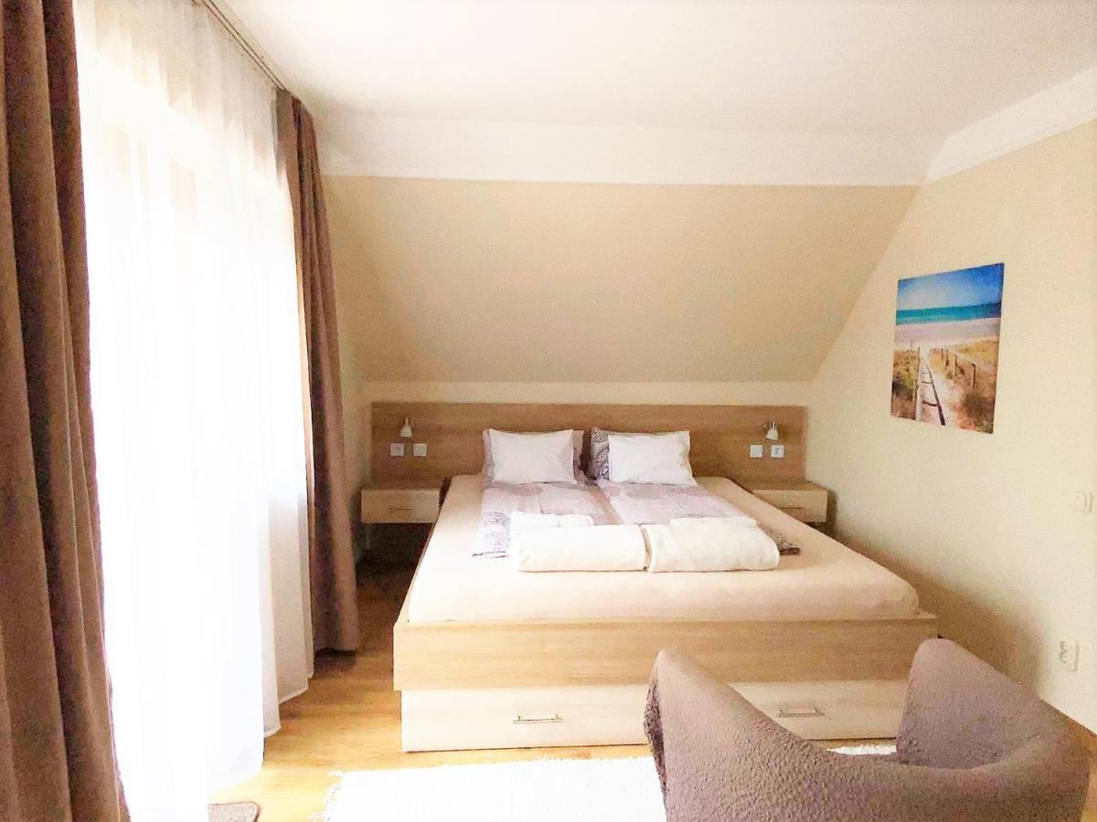 Apartman Siesta Buek - Buekfuerdo Eksteriør bilde