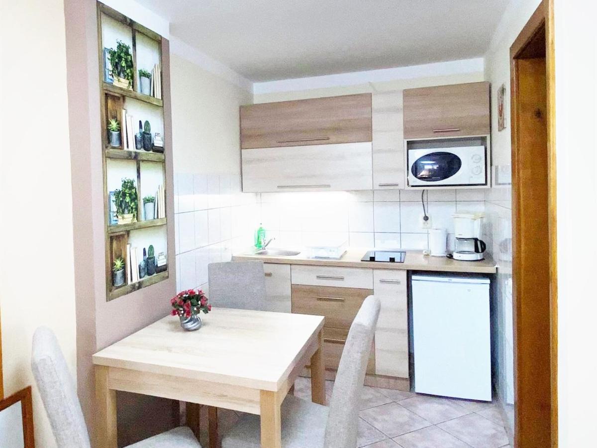 Apartman Siesta Buek - Buekfuerdo Eksteriør bilde