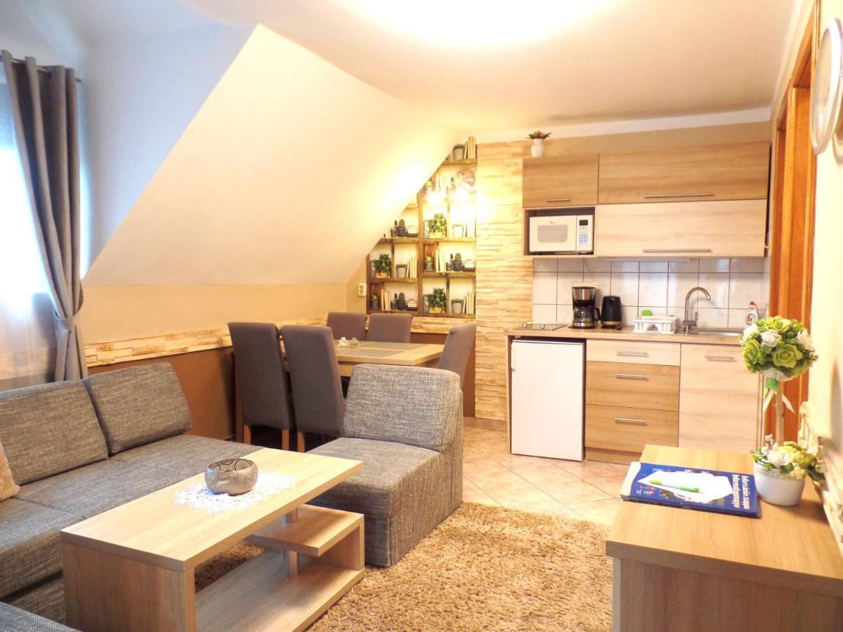 Apartman Siesta Buek - Buekfuerdo Eksteriør bilde