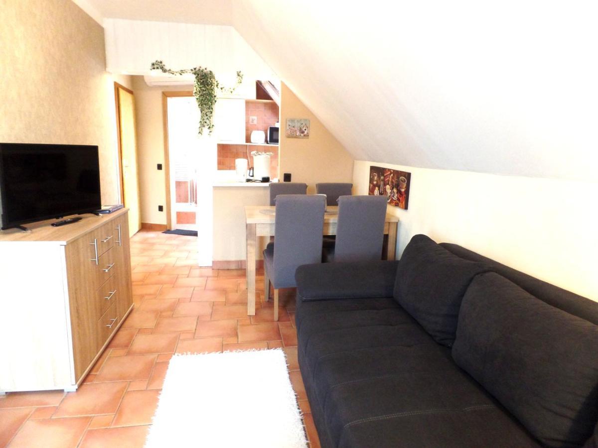 Apartman Siesta Buek - Buekfuerdo Eksteriør bilde