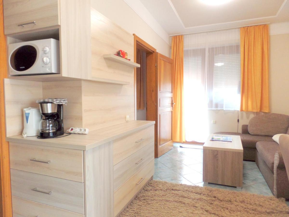 Apartman Siesta Buek - Buekfuerdo Eksteriør bilde