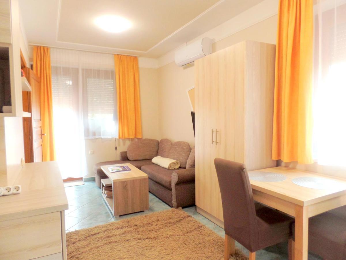 Apartman Siesta Buek - Buekfuerdo Eksteriør bilde