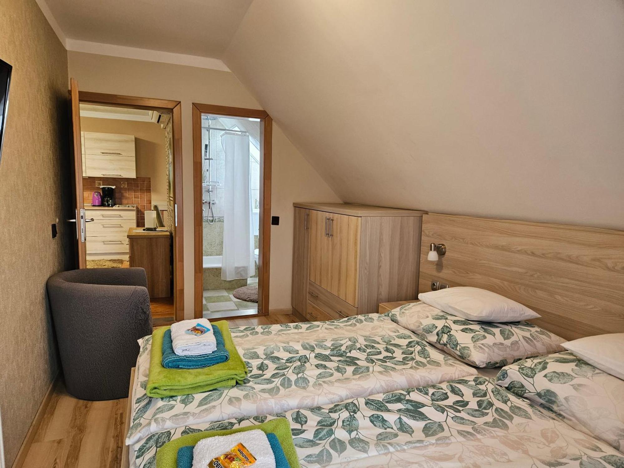 Apartman Siesta Buek - Buekfuerdo Eksteriør bilde