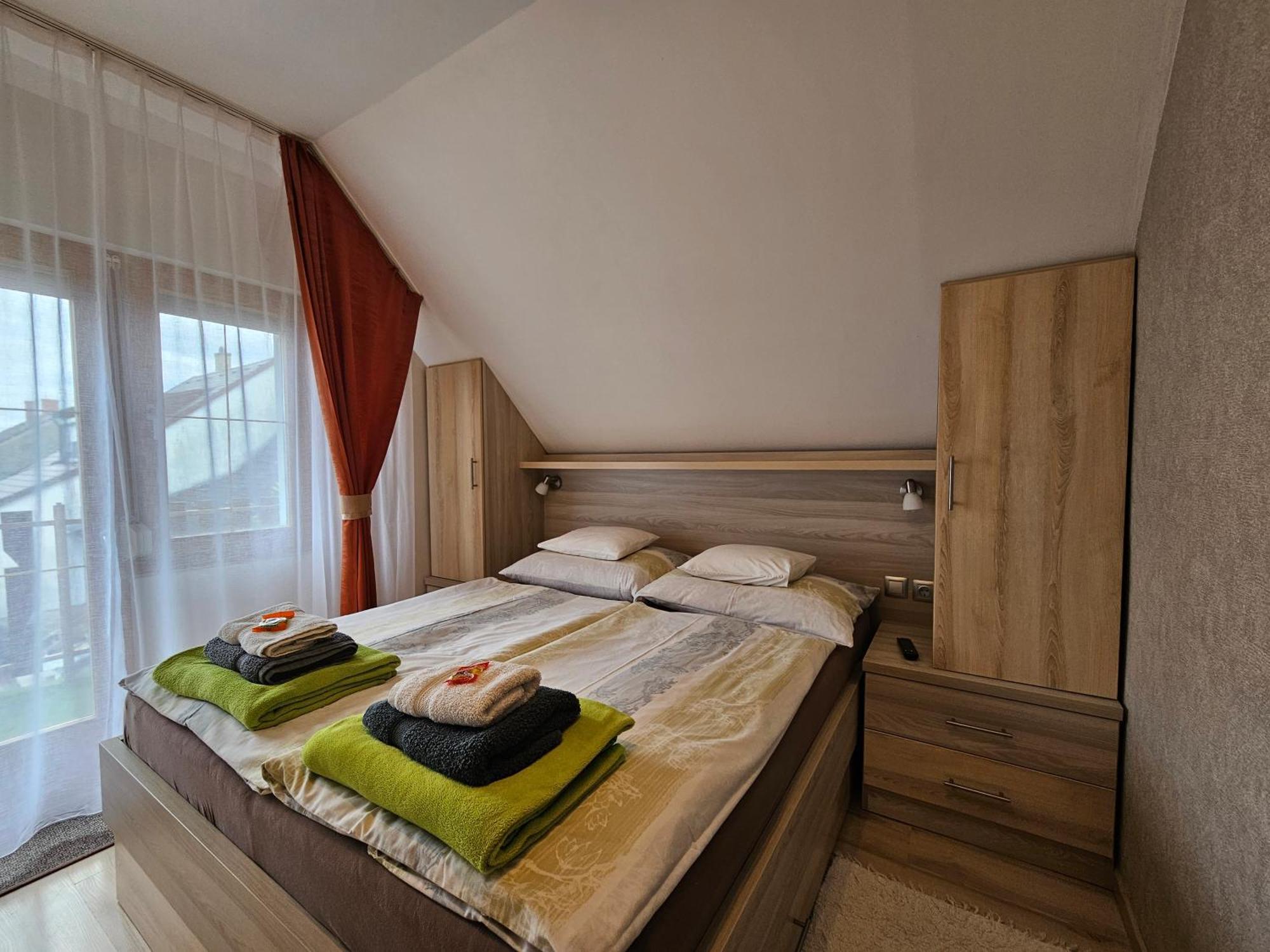 Apartman Siesta Buek - Buekfuerdo Eksteriør bilde