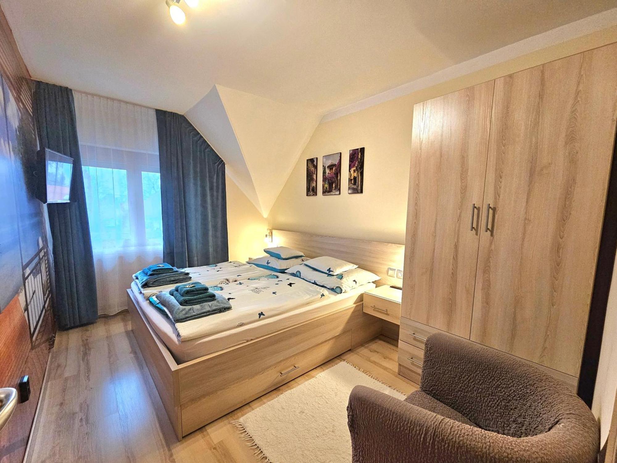 Apartman Siesta Buek - Buekfuerdo Eksteriør bilde