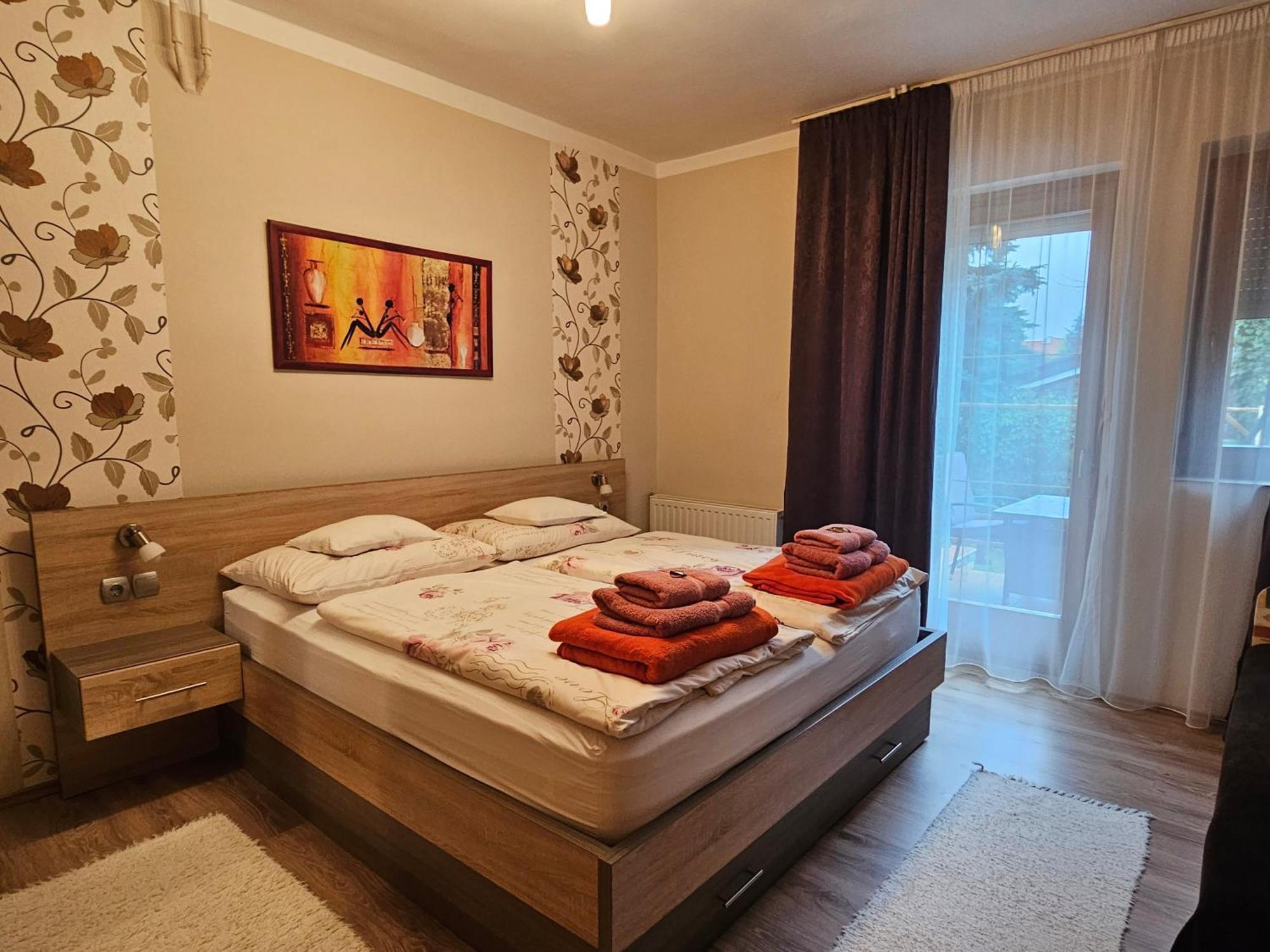 Apartman Siesta Buek - Buekfuerdo Eksteriør bilde