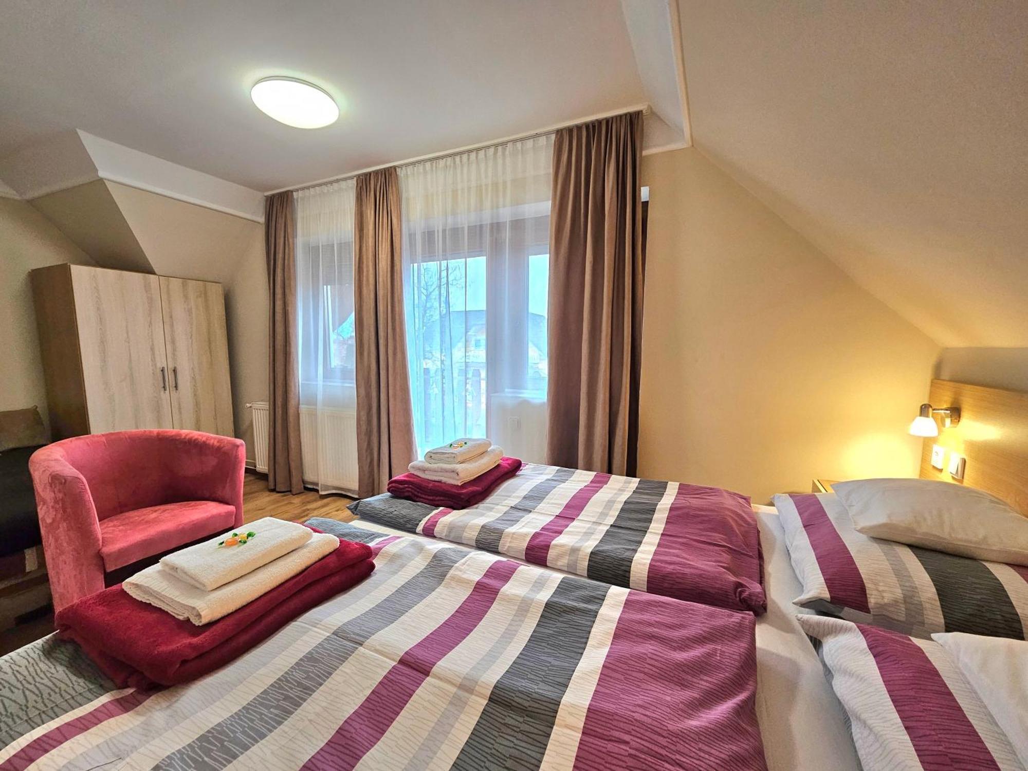 Apartman Siesta Buek - Buekfuerdo Eksteriør bilde